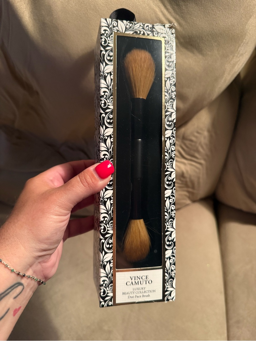 Brand new Vince Camuto luxury beauty collection duo face brush